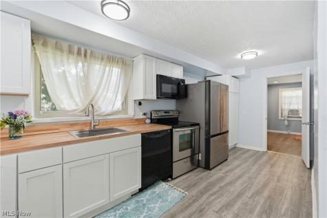 829 Lake Drive Ashland OH 44805
