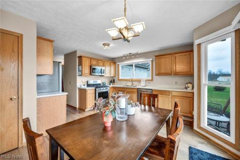5704 Halwick Drive Ravenna OH 44266