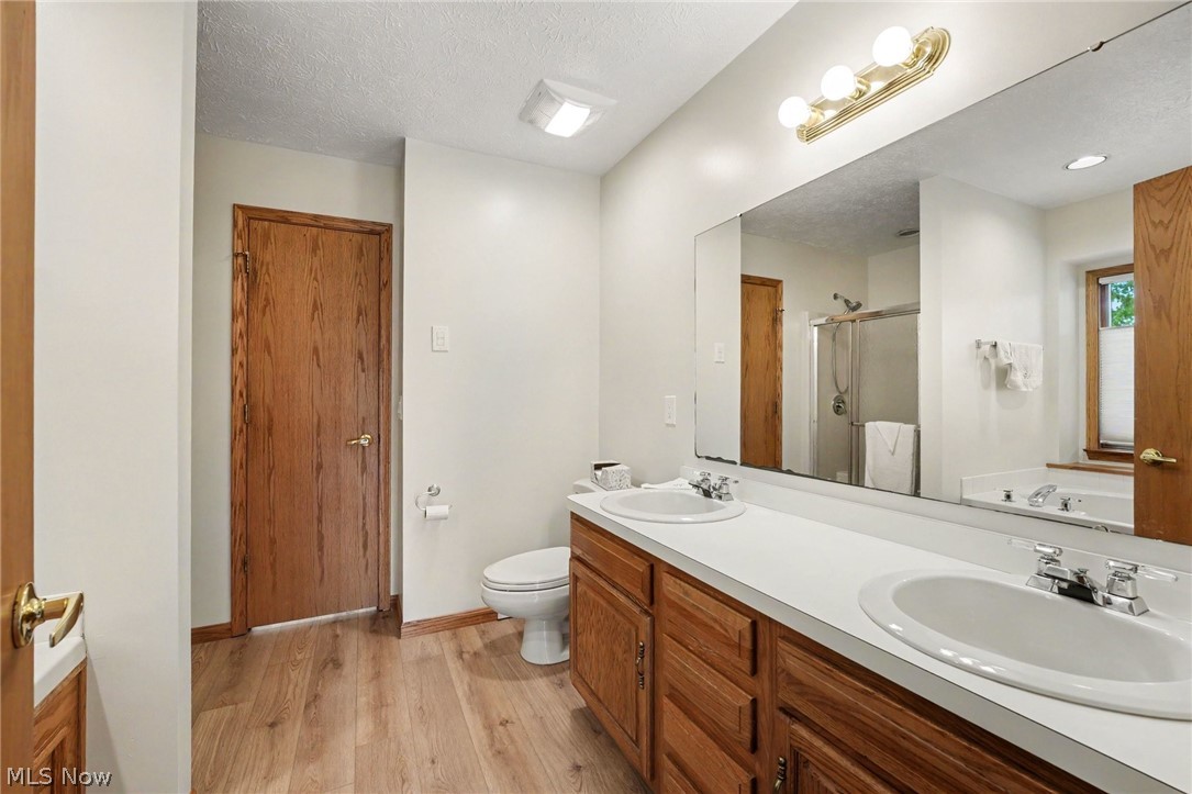 13874 Radcliffe Road Leroy OH 44077