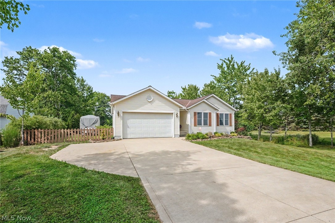 13874 Radcliffe Road Leroy OH 44077