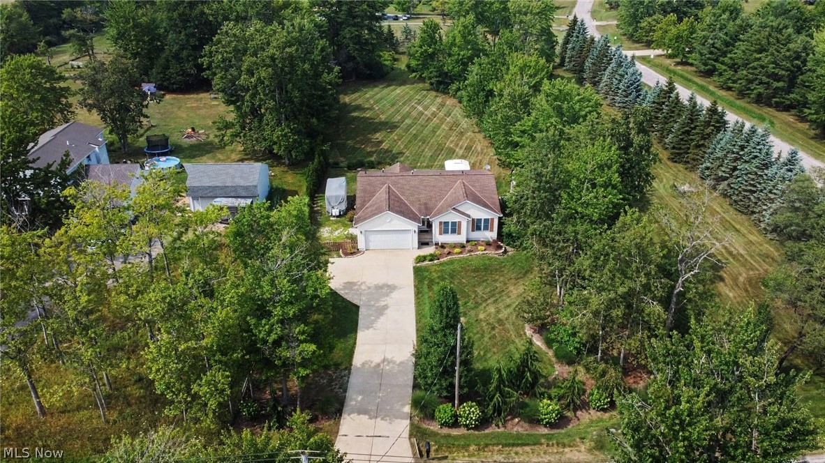 13874 Radcliffe Road Leroy OH 44077