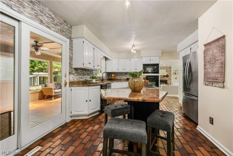 1545 Woodlake Boulevard Stow OH 44224