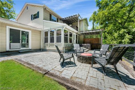 1545 Woodlake Boulevard Stow OH 44224