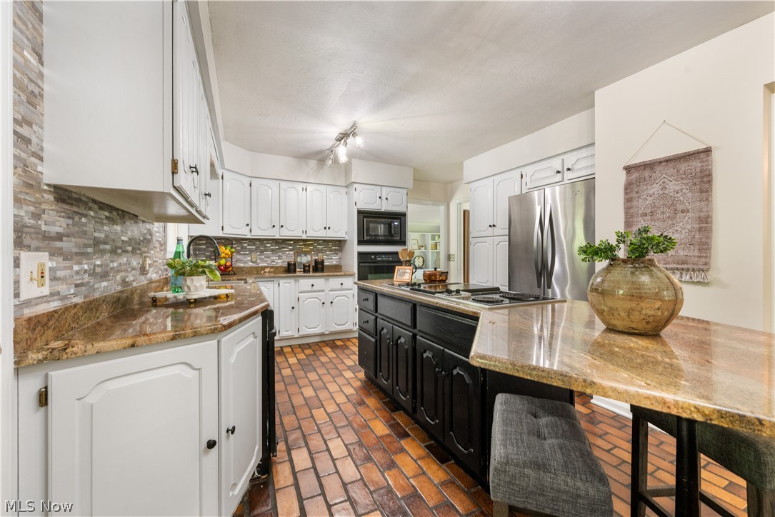 1545 Woodlake Boulevard Stow OH 44224