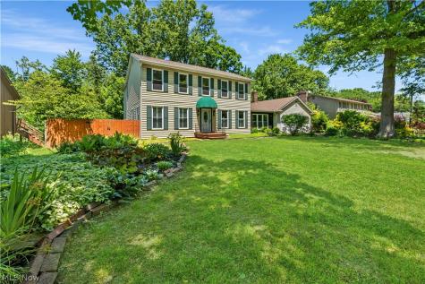 1545 Woodlake Boulevard Stow OH 44224