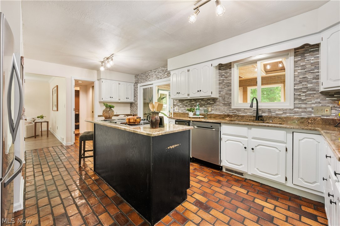 1545 Woodlake Boulevard Stow OH 44224