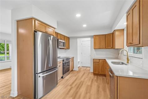 6305 Meadowbrook Drive Mentor OH 44060