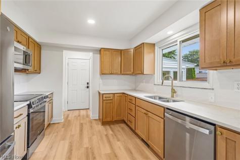 6305 Meadowbrook Drive Mentor OH 44060