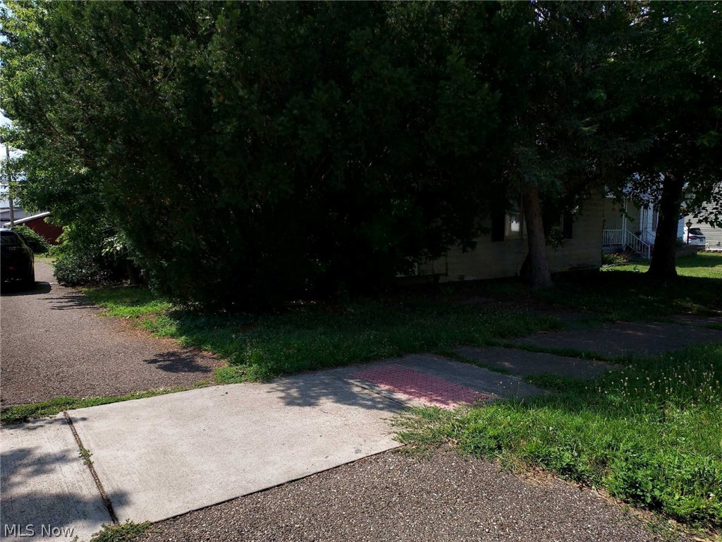 210 Union Avenue Dover OH 44622