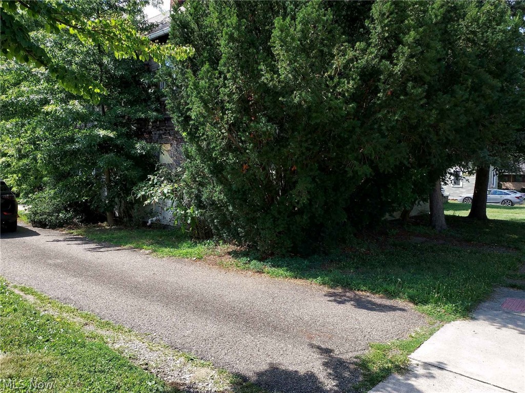 210 Union Avenue Dover OH 44622