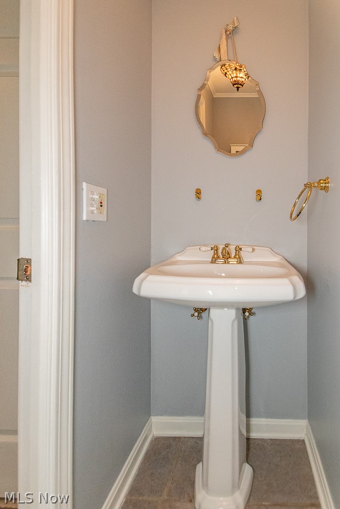 5223 Chickadee Lane Lyndhurst OH 44124