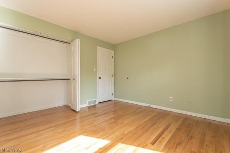 5223 Chickadee Lane Lyndhurst OH 44124