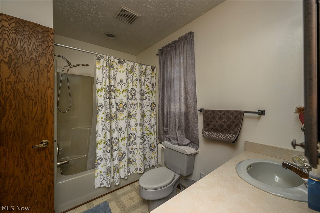2677 Summit Road Akron OH 44321