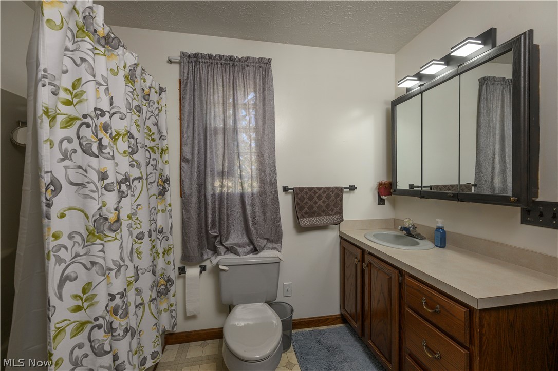 2677 Summit Road Akron OH 44321