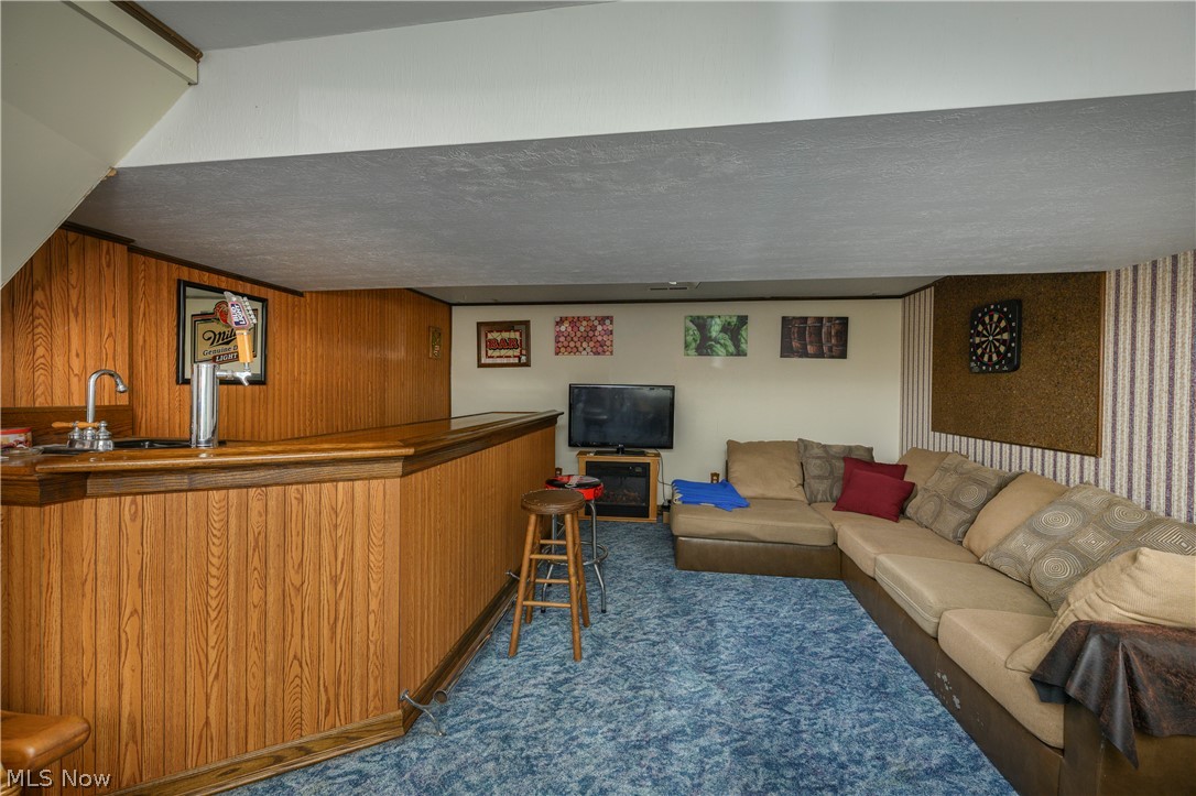 2677 Summit Road Akron OH 44321