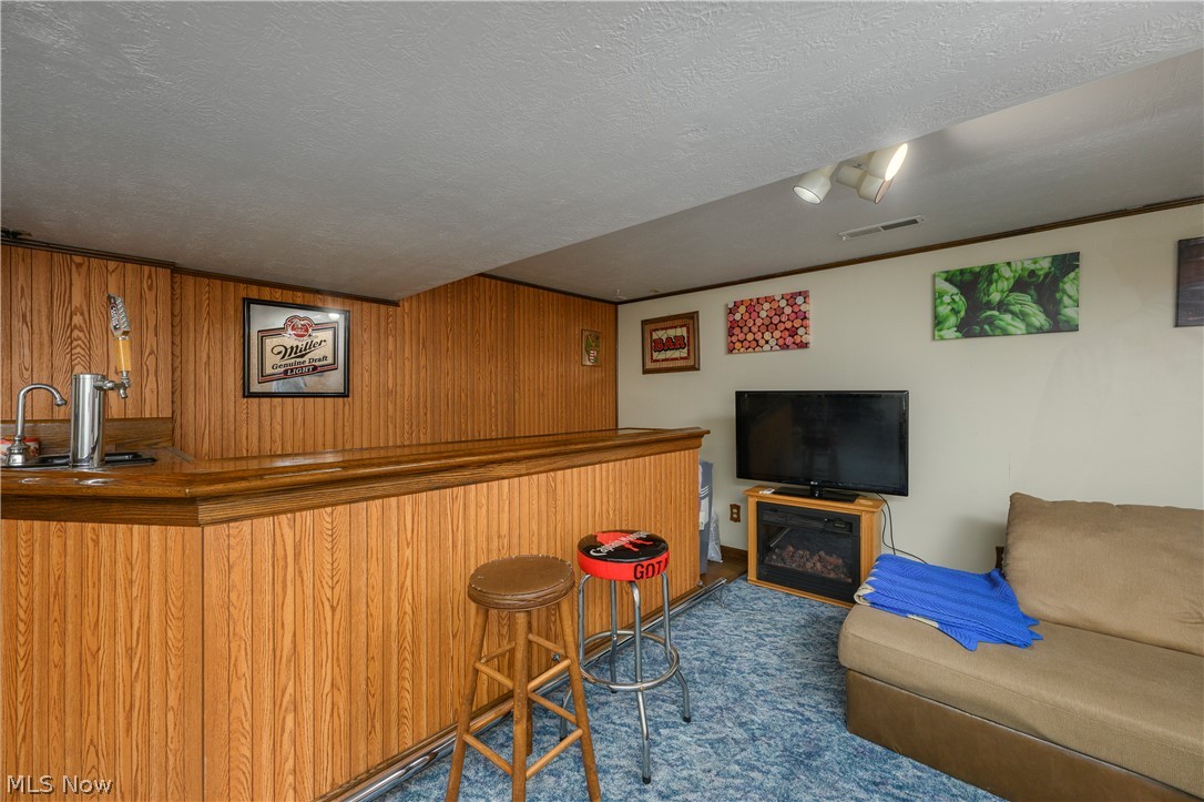 2677 Summit Road Akron OH 44321