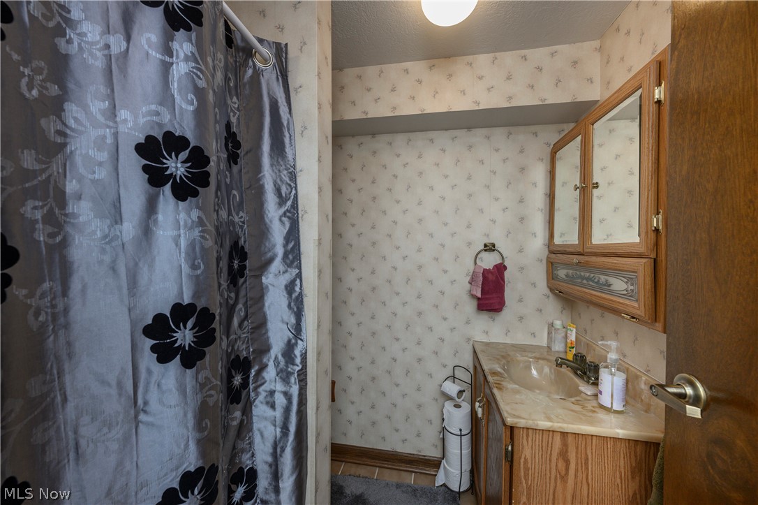 2677 Summit Road Akron OH 44321