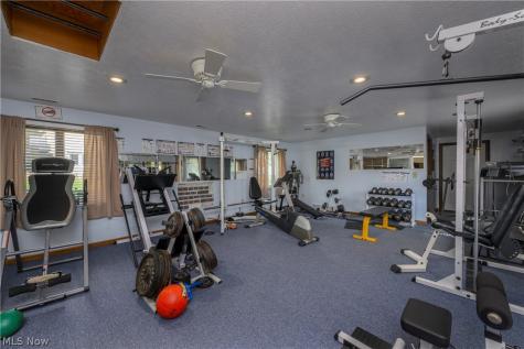 2677 Summit Road Akron OH 44321