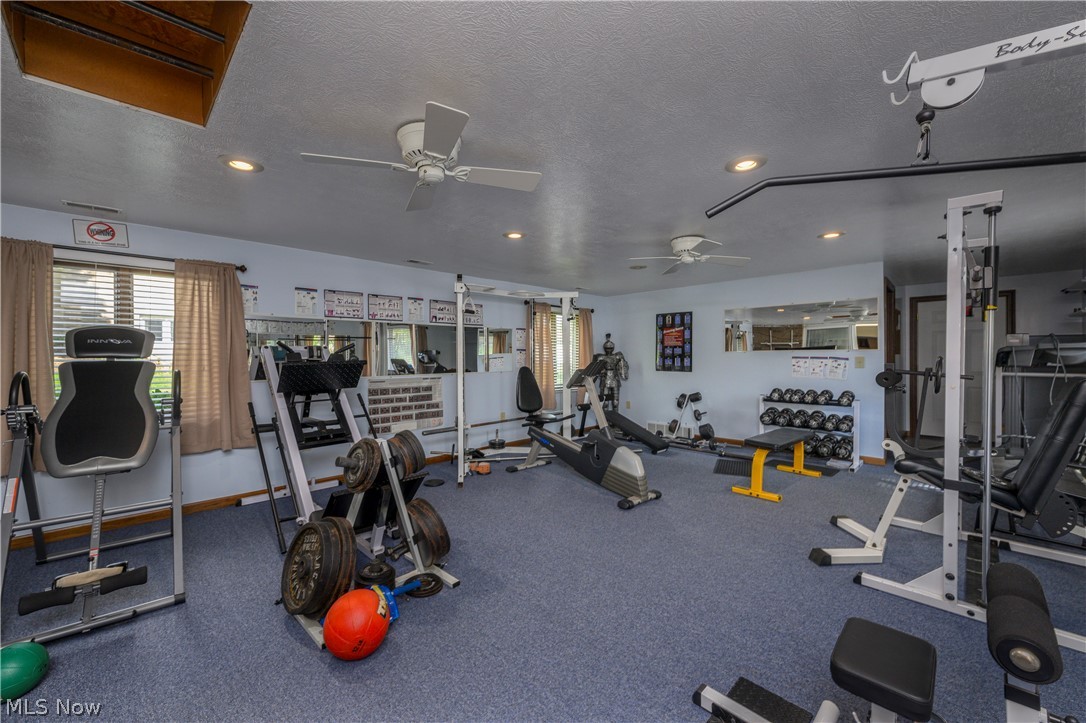 2677 Summit Road Akron OH 44321