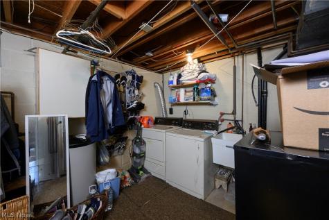 2677 Summit Road Akron OH 44321