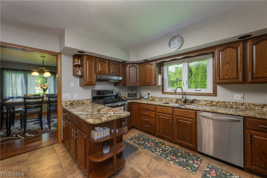 2677 Summit Road Akron OH 44321