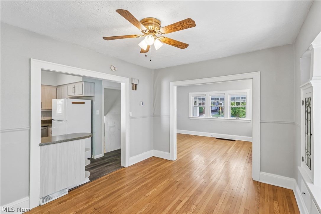 1674 Victoria Avenue Lakewood OH 44107