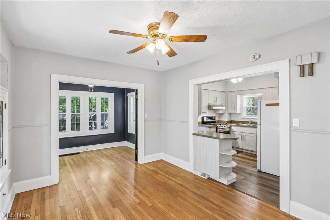 1674 Victoria Avenue Lakewood OH 44107