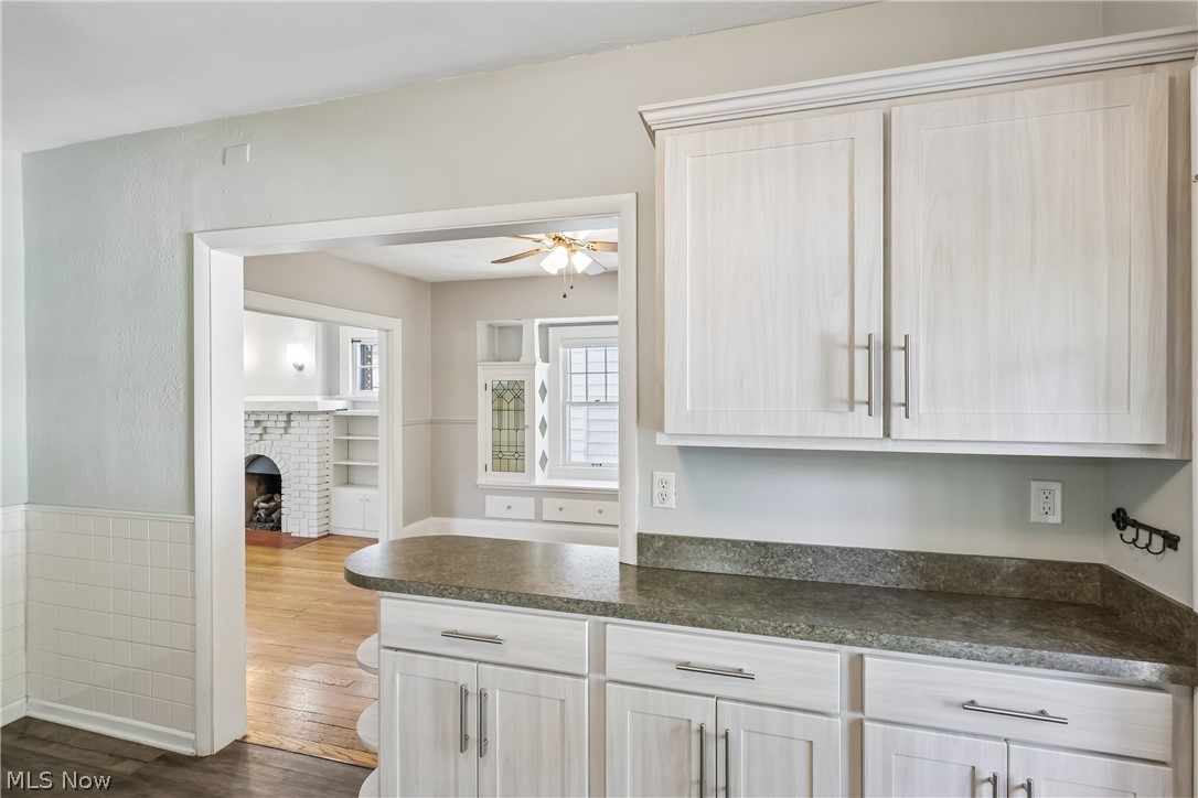 1674 Victoria Avenue Lakewood OH 44107