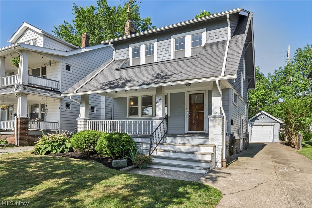 1674 Victoria Avenue Lakewood OH 44107