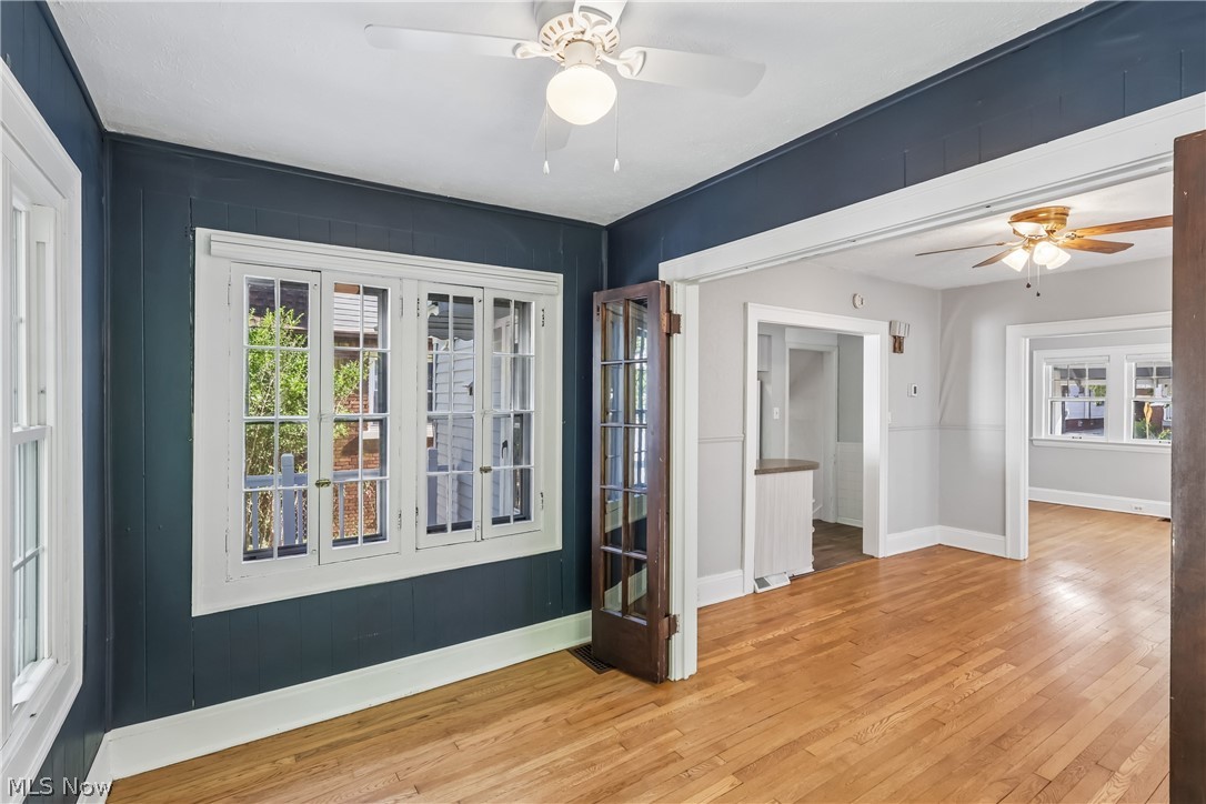1674 Victoria Avenue Lakewood OH 44107