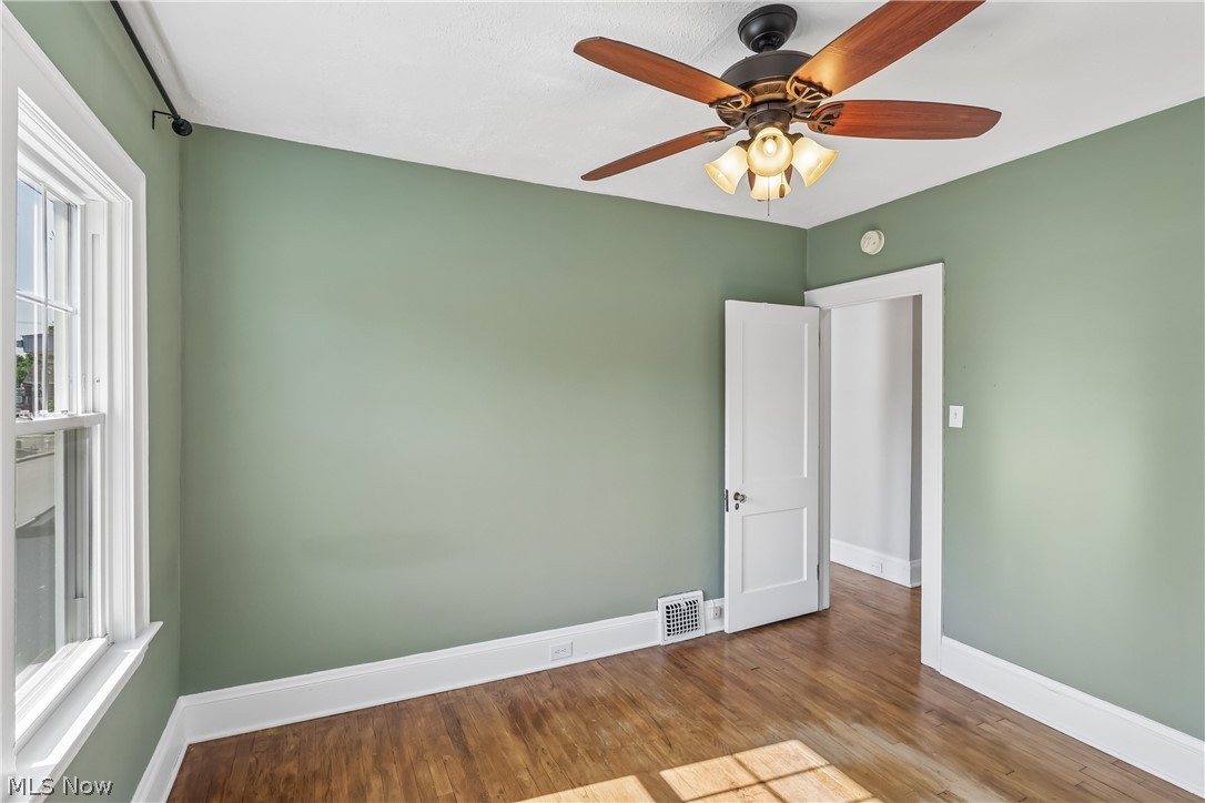 1674 Victoria Avenue Lakewood OH 44107