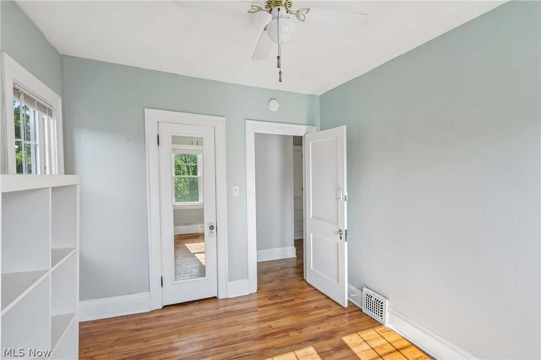 1674 Victoria Avenue Lakewood OH 44107