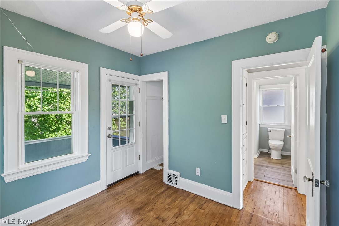 1674 Victoria Avenue Lakewood OH 44107