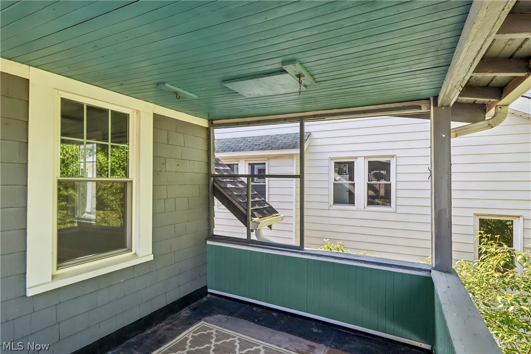 1674 Victoria Avenue Lakewood OH 44107