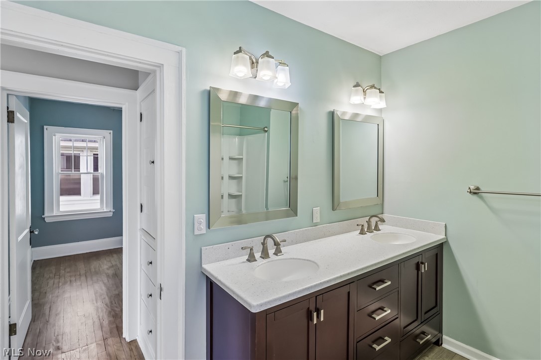 1674 Victoria Avenue Lakewood OH 44107