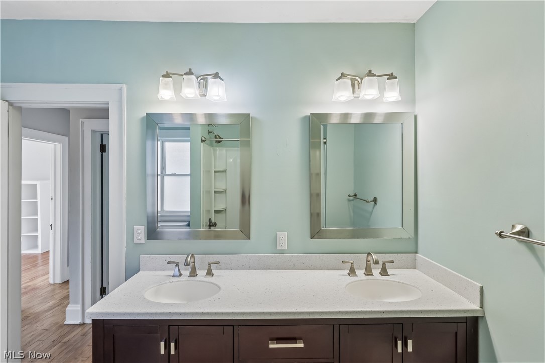 1674 Victoria Avenue Lakewood OH 44107
