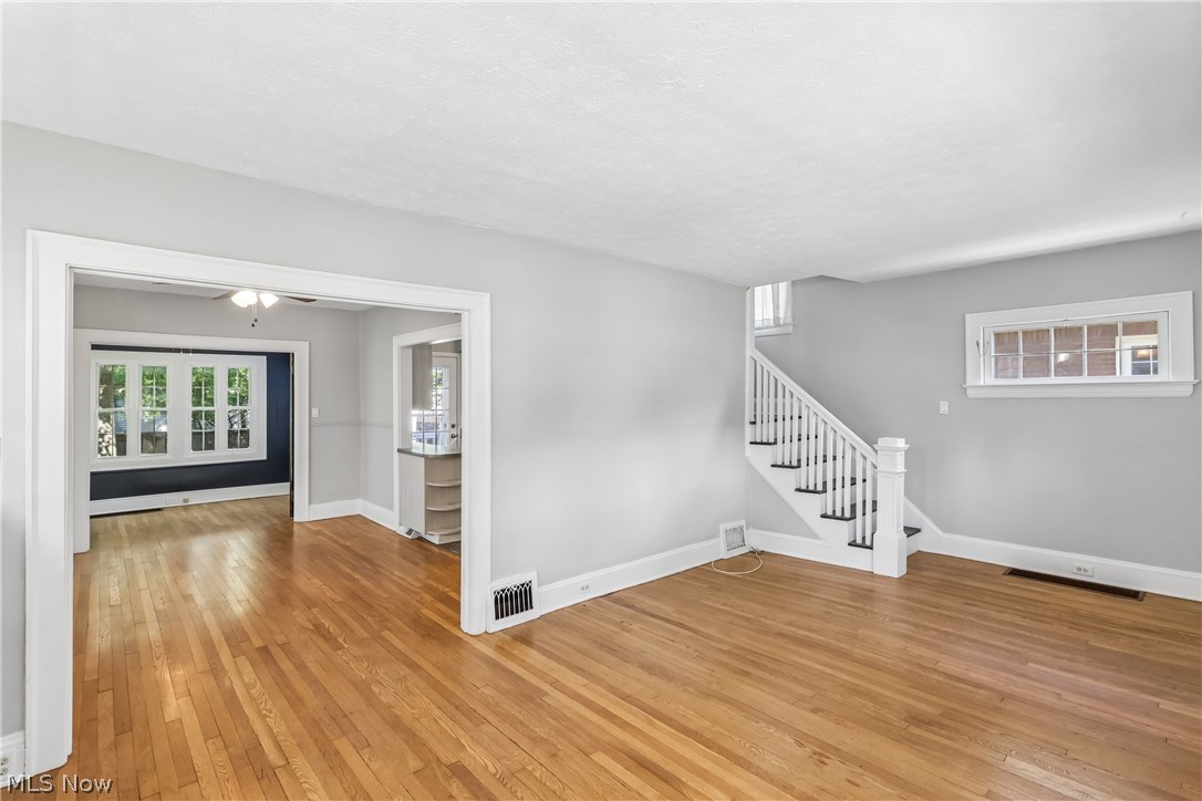1674 Victoria Avenue Lakewood OH 44107