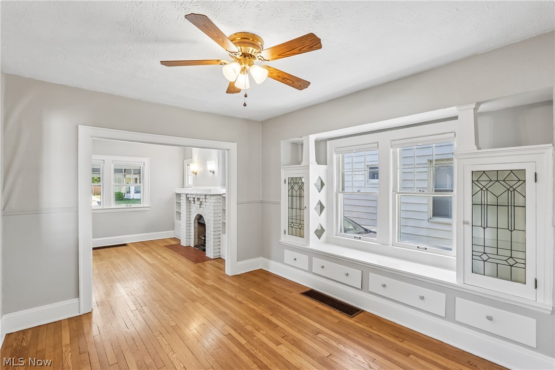1674 Victoria Avenue Lakewood OH 44107