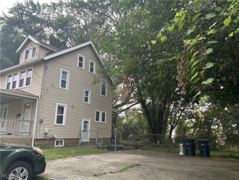 1012 Kling Street Akron OH 44301