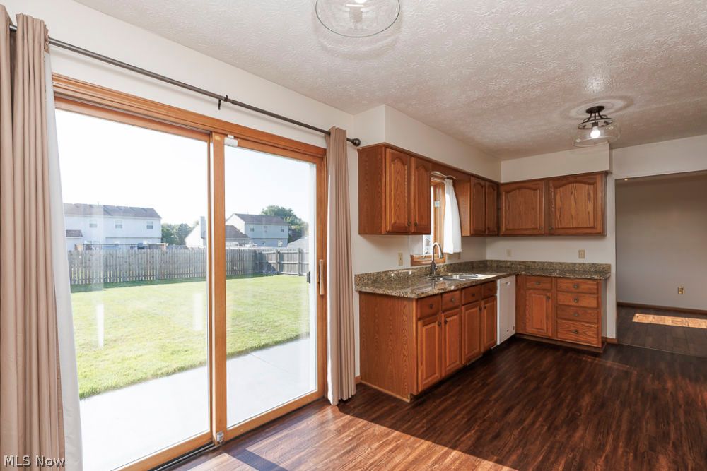125 Queen Anne Circle Elyria OH 44035