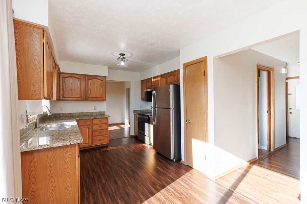 125 Queen Anne Circle Elyria OH 44035