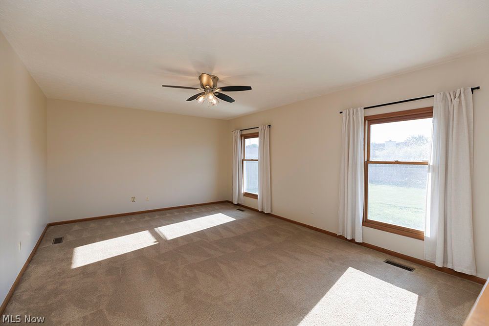 125 Queen Anne Circle Elyria OH 44035