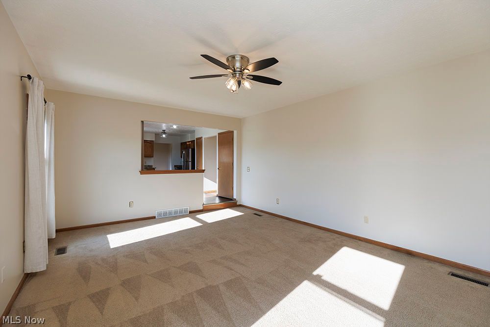 125 Queen Anne Circle Elyria OH 44035