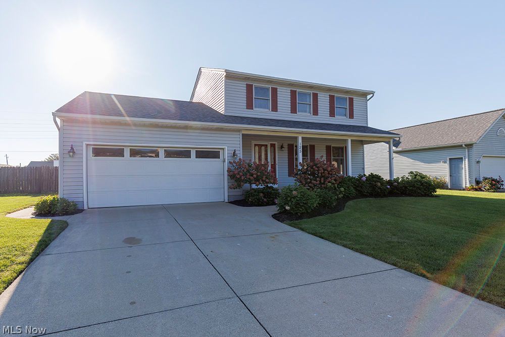 125 Queen Anne Circle Elyria OH 44035