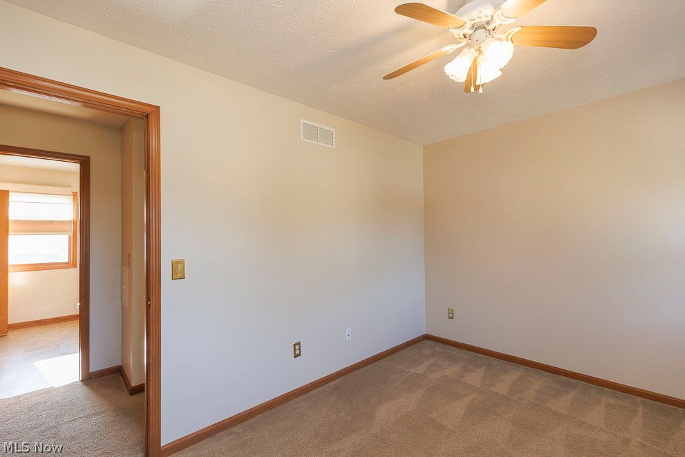 125 Queen Anne Circle Elyria OH 44035