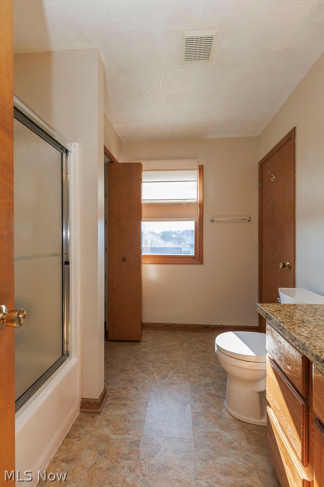 125 Queen Anne Circle Elyria OH 44035