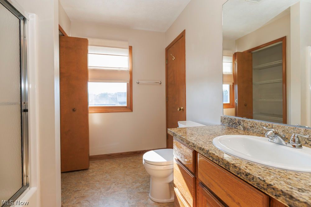 125 Queen Anne Circle Elyria OH 44035