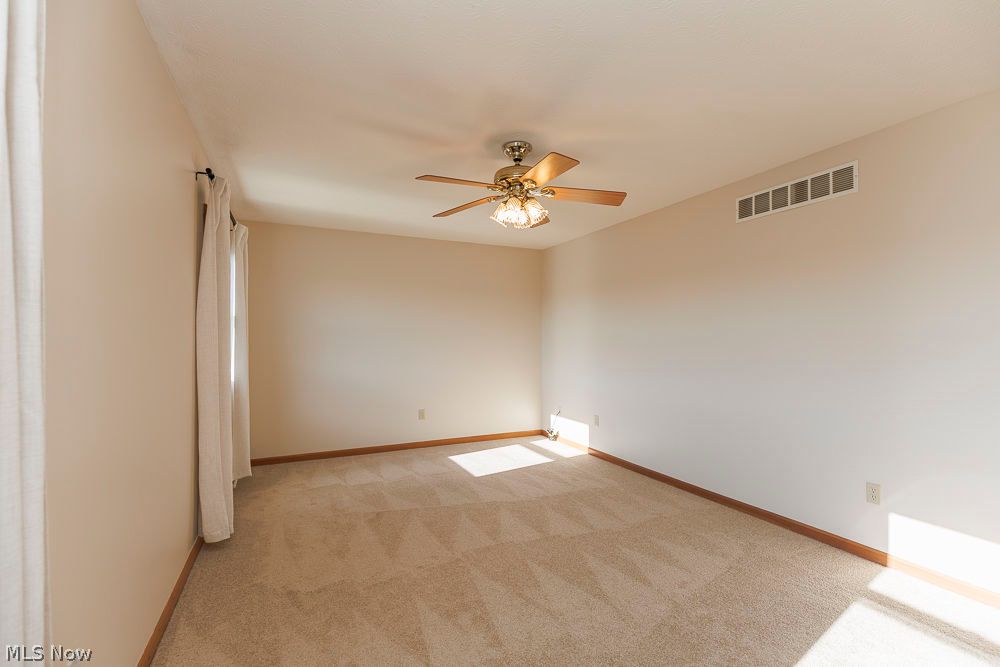 125 Queen Anne Circle Elyria OH 44035