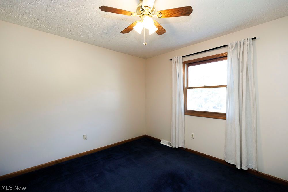 125 Queen Anne Circle Elyria OH 44035