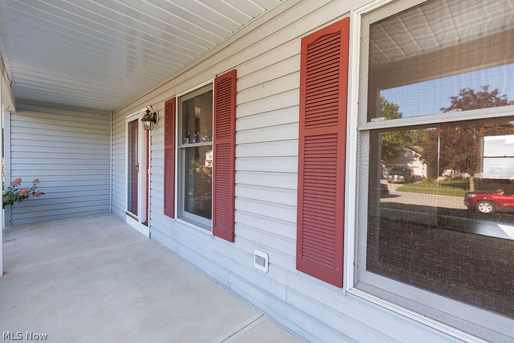 125 Queen Anne Circle Elyria OH 44035